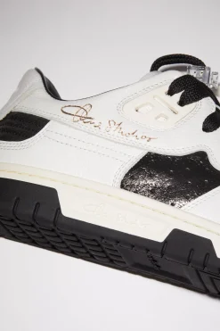 Niedrige Sneakers