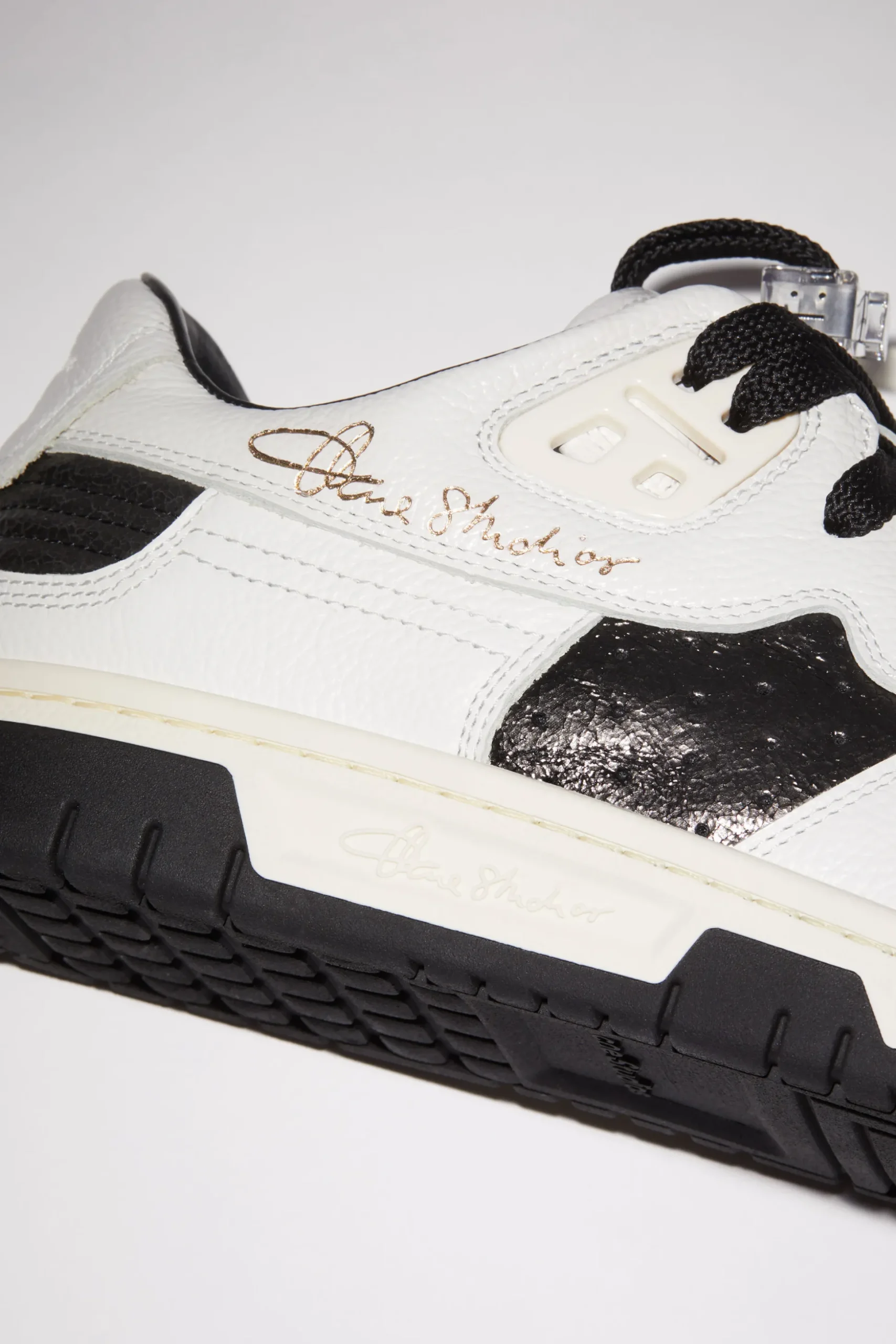 Niedrige Sneakers
