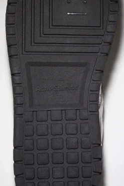 Niedrige Sneakers