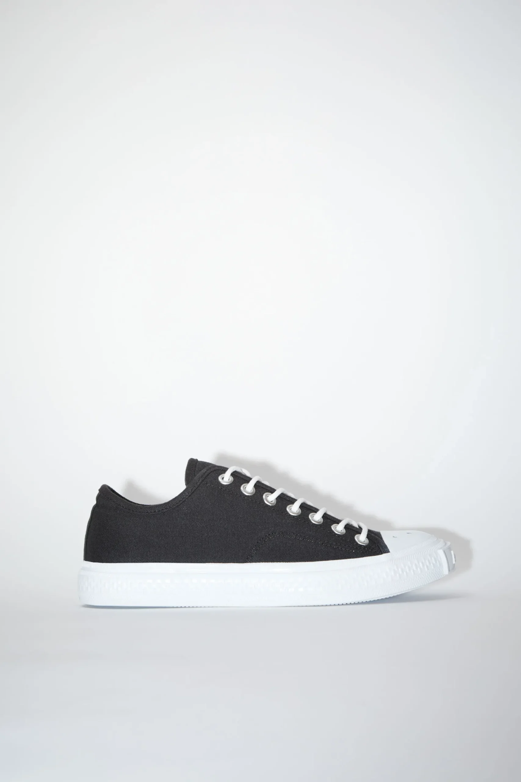 Niedrige Sneakers