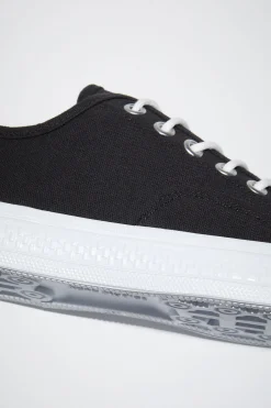 Niedrige Sneakers