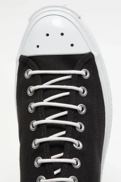 Niedrige Sneakers