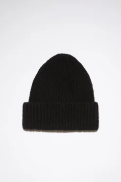 Rippstrick-Beanie