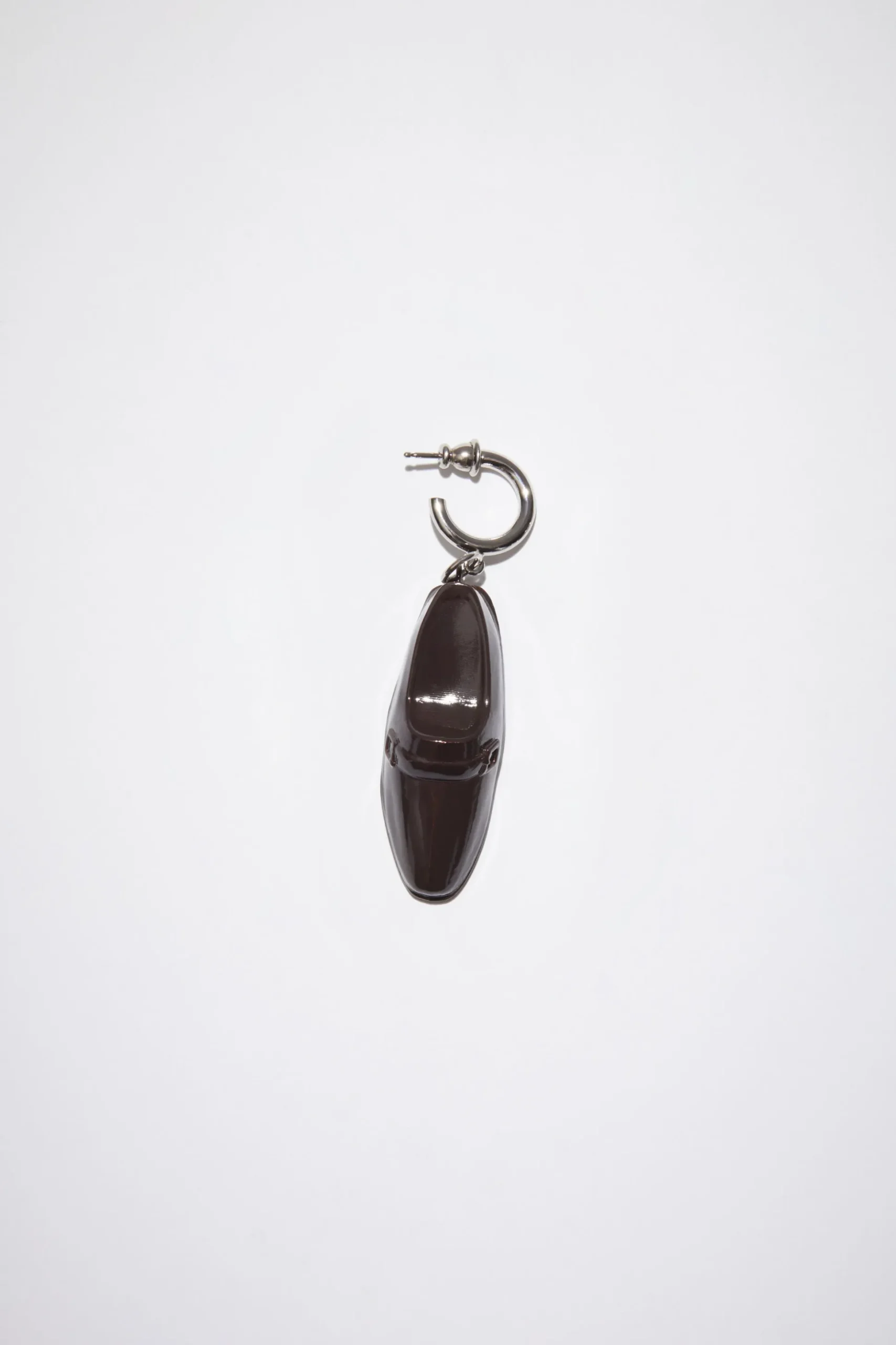 Silberfarbener Schuh-Ohrring