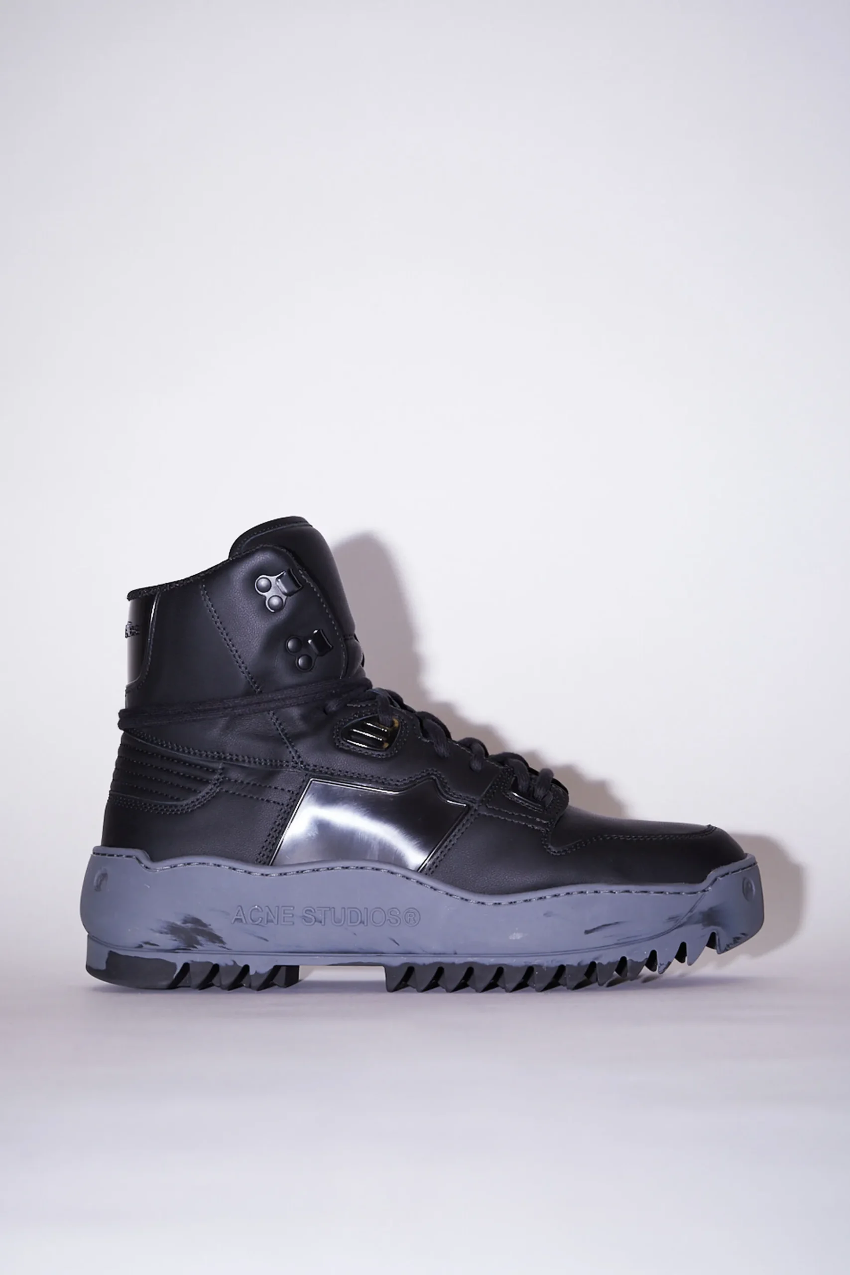 Sneaker Aus Leder Zum Schnuren Am Knochel