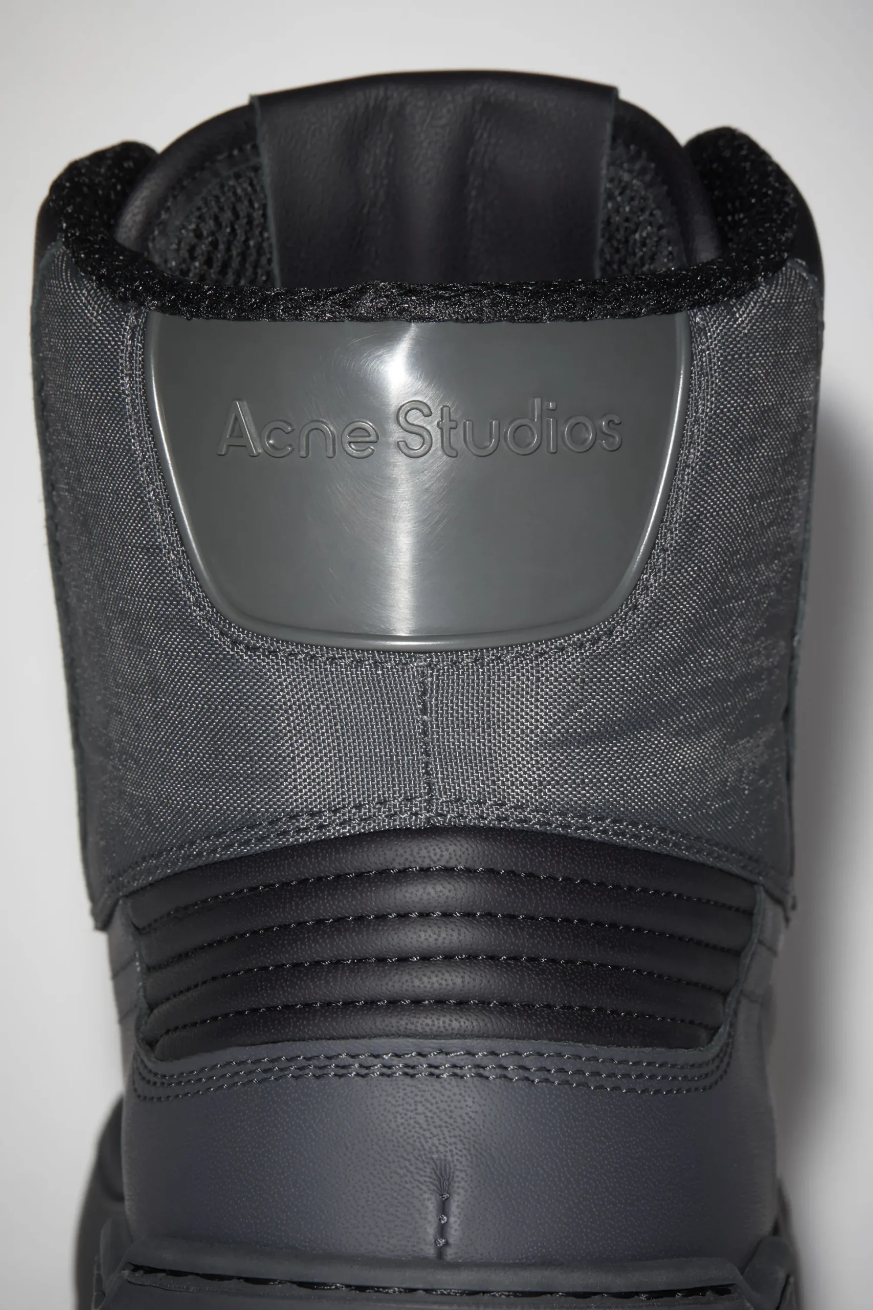 Sneaker Aus Leder Zum Schnuren Am Knochel