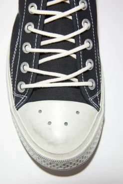 Sneakers Aus Canvas