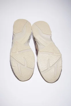Sneakers Zum Schnuren Mit Logo Auf Schnursenkeln