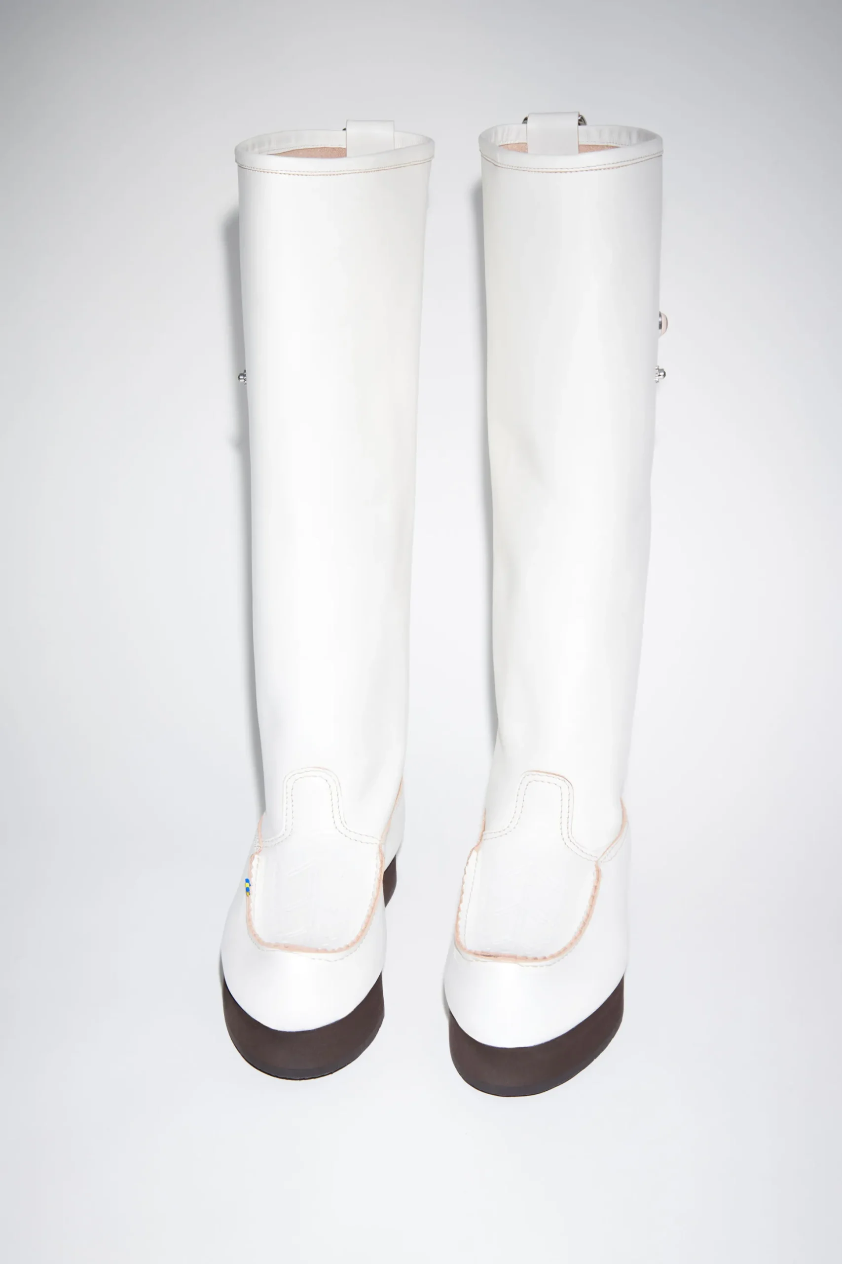 Verzierte Lederstiefel