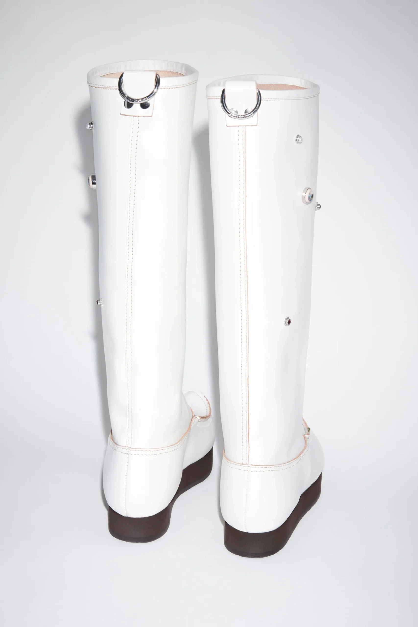 Verzierte Lederstiefel
