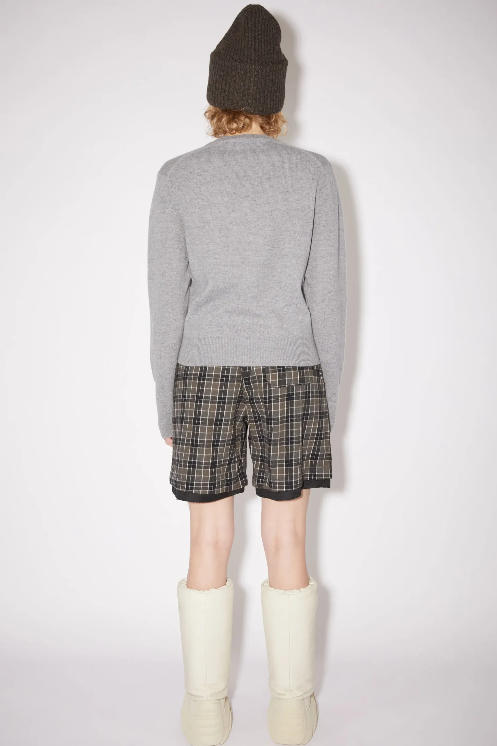Wollpullover Mit V-Ausschnitt