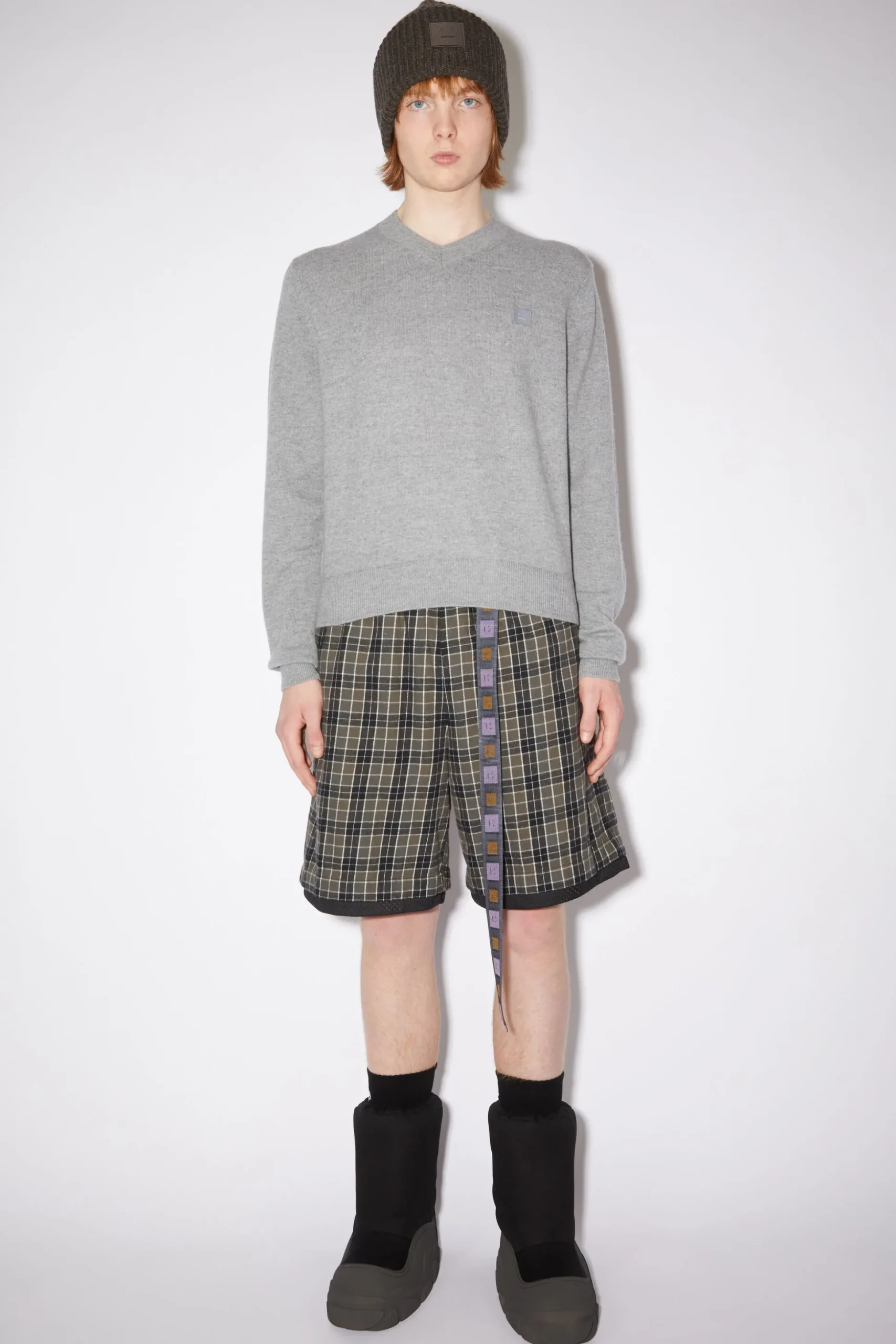 Wollpullover Mit V-Ausschnitt