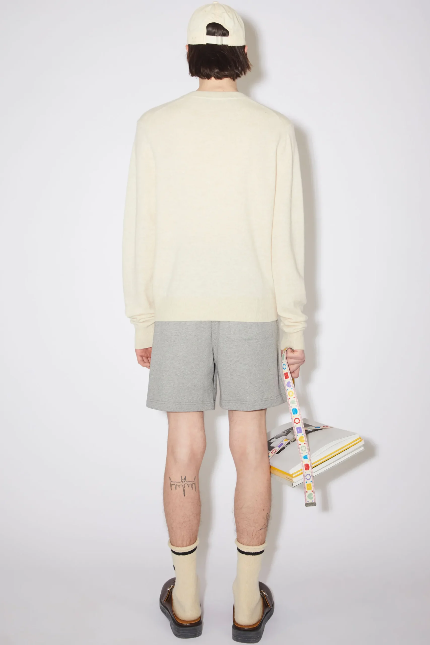 Wollpullover Mit V-Ausschnitt